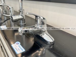 Vòi chậu lavabo VIGLACERA VG302 (VSD302) nóng lạnh 3 lỗ