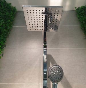 Vòi sen cây VIGLACERA VG583 nóng lạnh